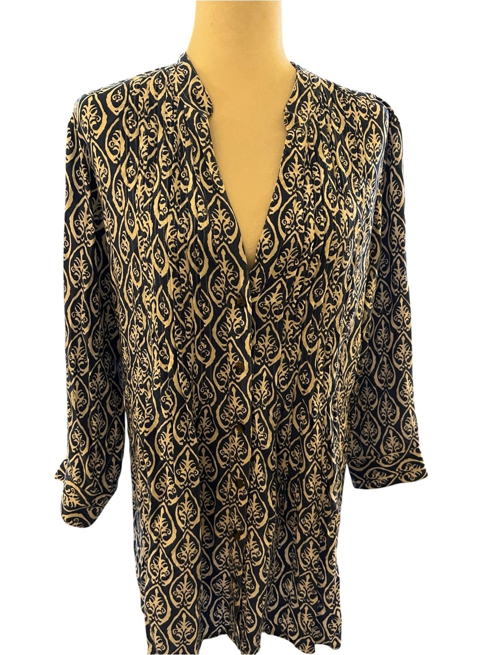 Rock Flower Paper Blue and White  Printed Tunic Top Size Medium